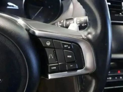 Used 2020 Jaguar F-PACE S AWD/4WD image 17