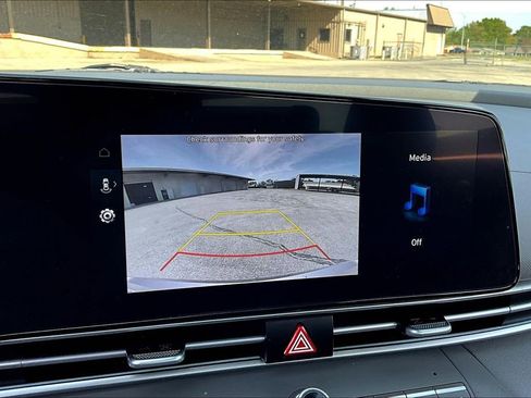Used 2024 Hyundai Elantra SEL FWD image 14
