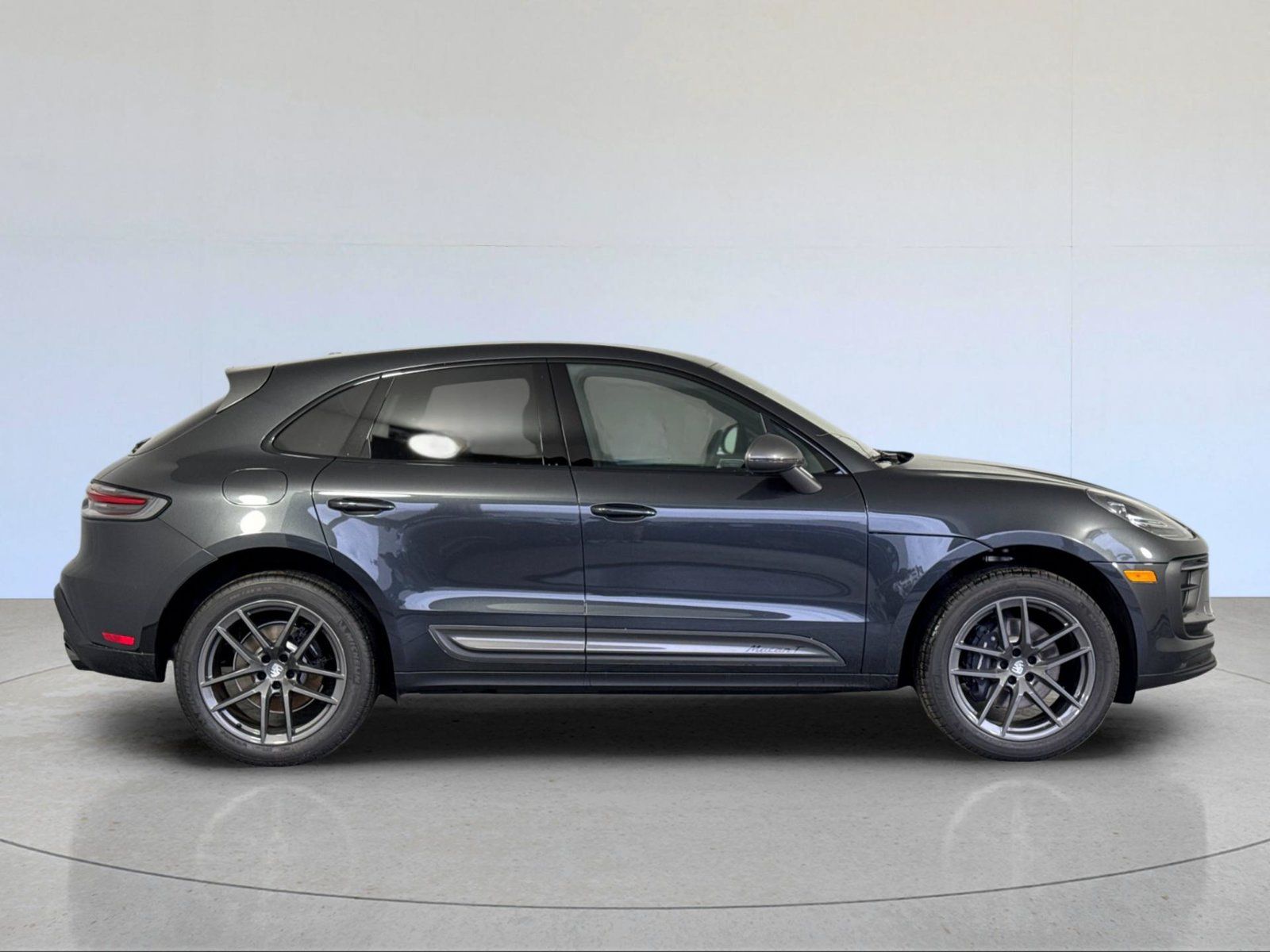 Certified 2026 Porsche Macan Turbo AWD/4WD image 9