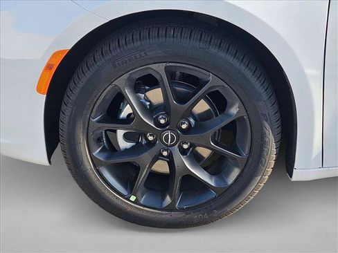 New 2026 Chrysler Pacifica Limited w/ S Appearance Package FWD image 18