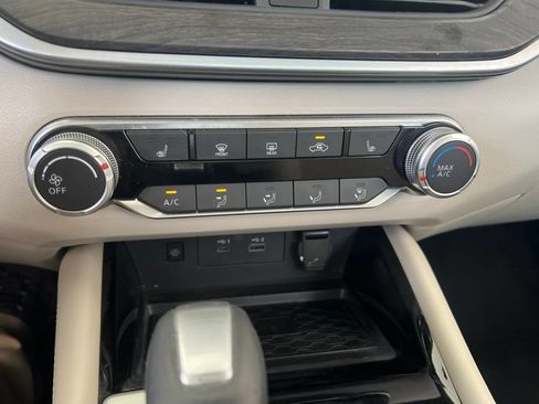 Certified 2024 Nissan Altima 2.5 SV w/ SV Premium Package FWD image 46