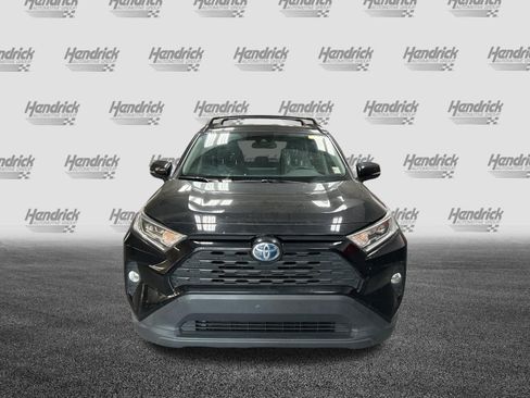 Used 2020 Toyota RAV4 XLE AWD/4WD image 3