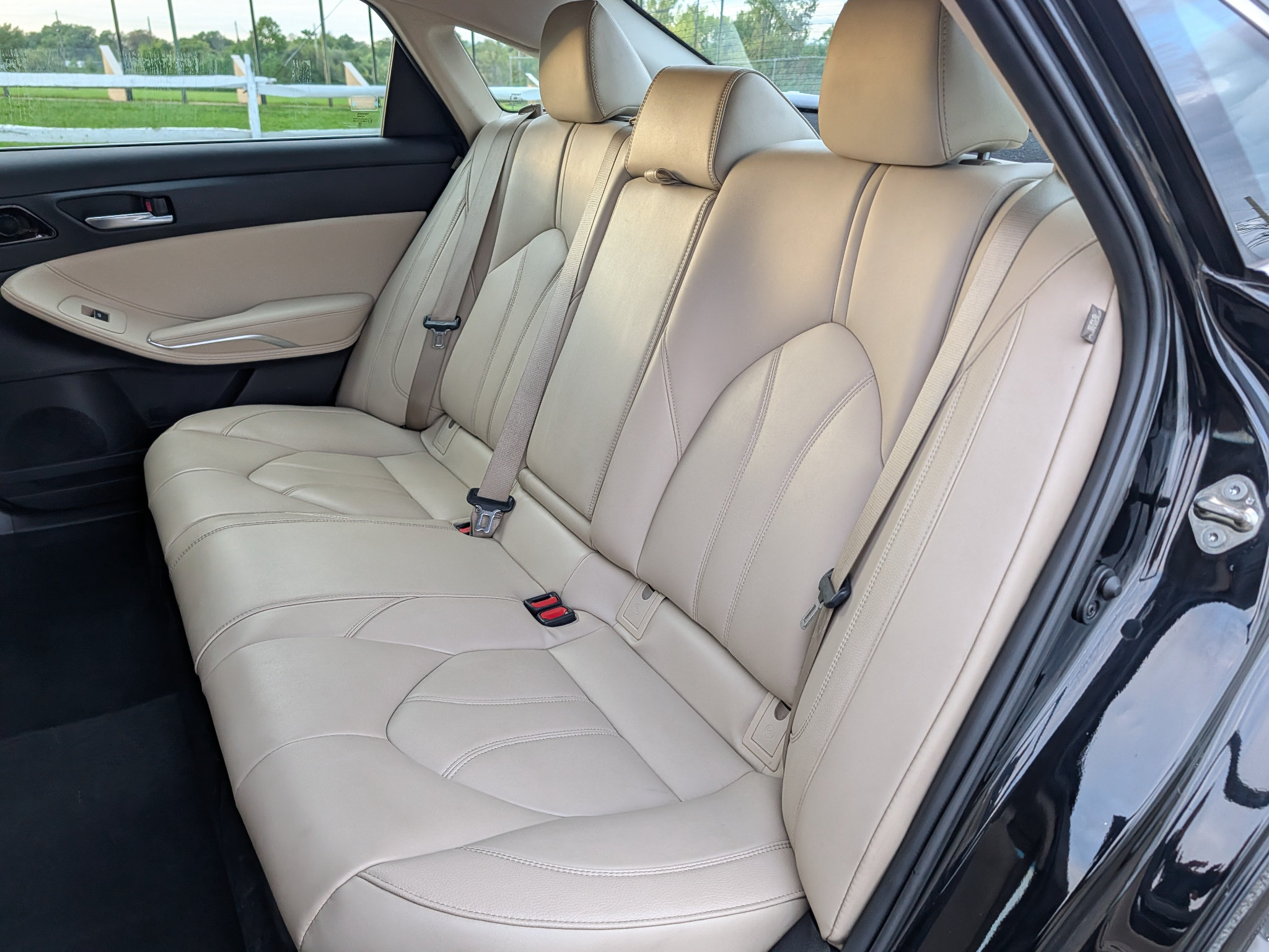 Used 2019 Toyota Avalon XLE w/ Moonroof Package FWD image 18