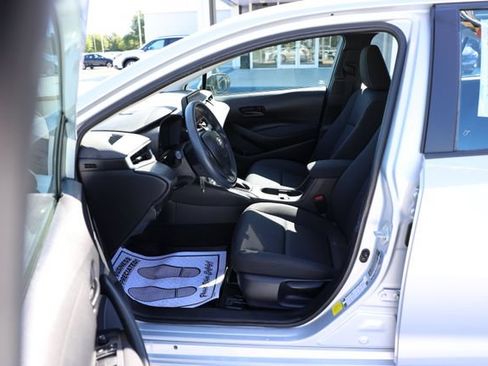 Used 2023 Toyota Corolla LE FWD image 12