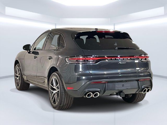 Certified 2025 Porsche Macan AWD/4WD image 3