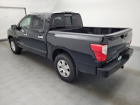 Used 2018 Nissan Titan SV w/ SV Convenience Package image 3
