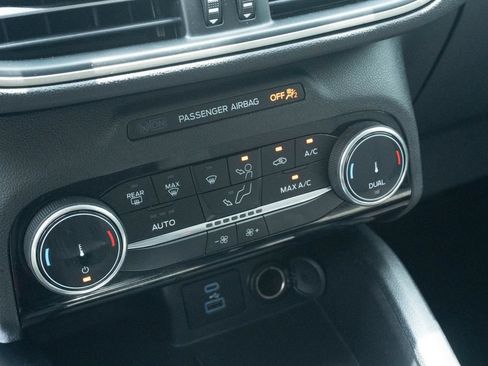Used 2022 Ford Escape SE w/ Convenience Package FWD image 25