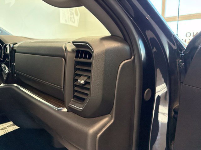 Used 2024 Chevrolet Silverado 1500 LT AWD/4WD image 32