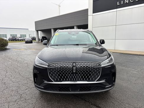 New 2026 Lincoln Aviator AWD image 2