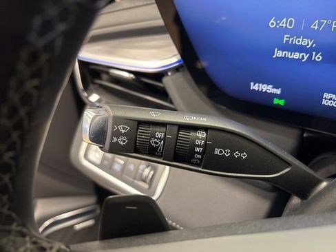 Used 2025 Buick Enclave Preferred image 32