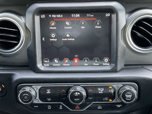 Used 2021 Jeep Wrangler Unlimited Sahara w/ Uconnect 4C Nav & Sound Group image 17