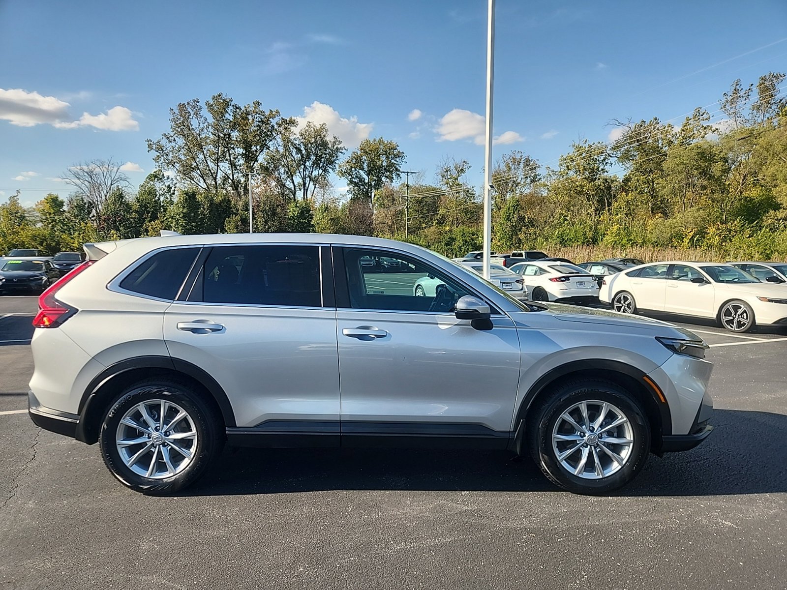 Used 2025 Honda CR-V EX-L image 12