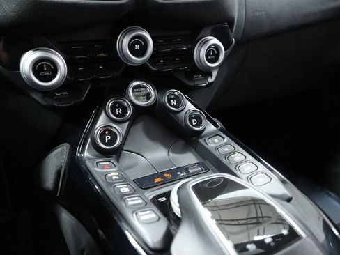Used 2020 Aston Martin V8 Vantage Coupe RWD image 43