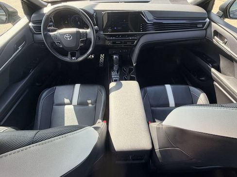 Used 2025 Toyota Camry SE w/ Convenience Package FWD image 12