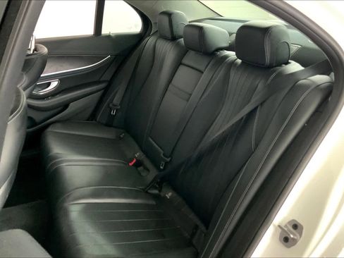 Used 2019 Mercedes-Benz E 300 4MATIC image 21