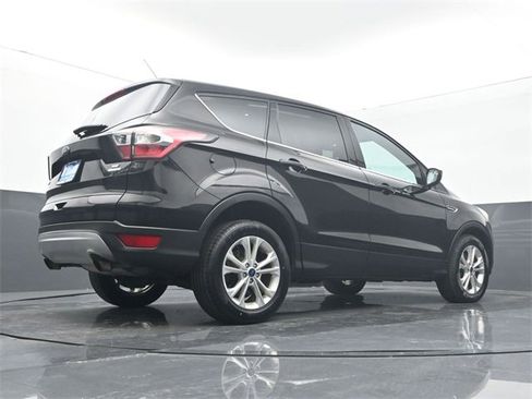 Used 2017 Ford Escape SE image 11