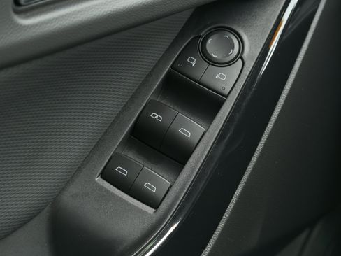 Used 2026 Chevrolet Equinox LT FWD image 23