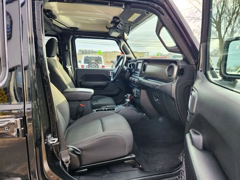Used 2019 Jeep Wrangler Unlimited Sport S image 43