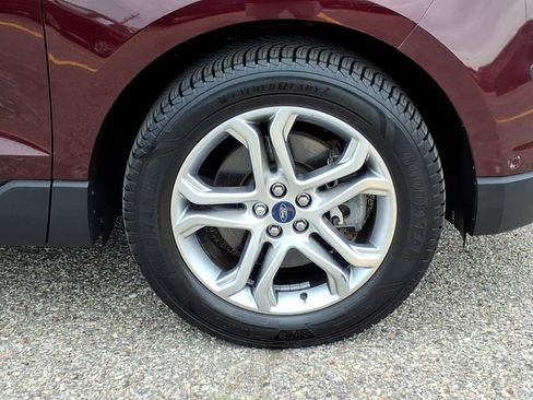 Used 2018 Ford Edge Titanium w/ Equipment Group 302A AWD/4WD image 10