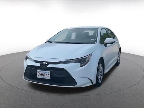 Used 2025 Toyota Corolla LE FWD image 7