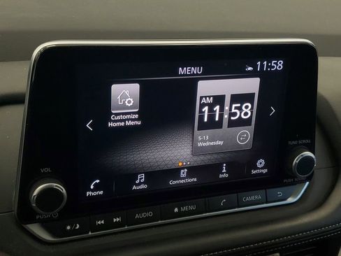Used 2025 Nissan Rogue SV AWD/4WD image 18