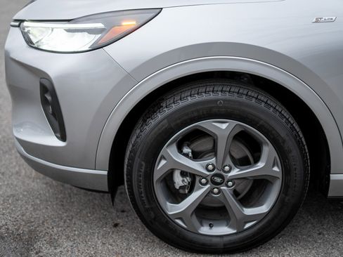 Used 2023 Ford Escape ST-Line Select image 9