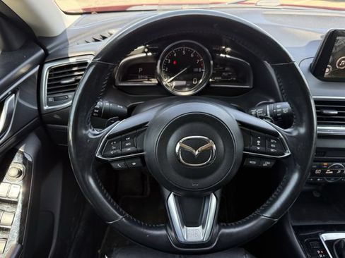 Used 2018 MAZDA MAZDA3 Grand Touring w/ Premium Equipment Package FWD image 12