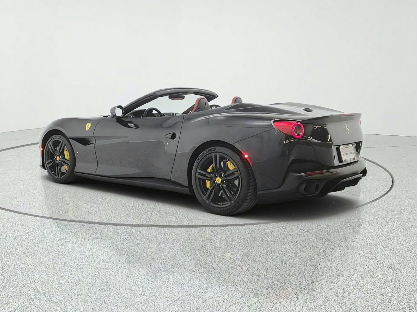 Used 2020 Ferrari Portofino RWD image 7