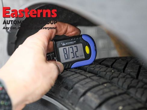 Used 2020 Nissan Pathfinder S AWD/4WD image 32