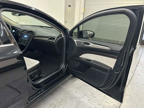 Used 2019 Ford Fusion SE w/ Equipment Group 151A image 41