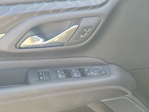 Used 2024 GMC Yukon XL Denali AWD/4WD image 31