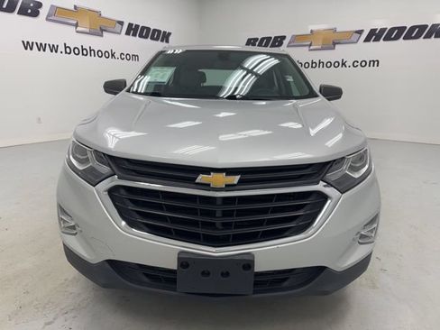 Used 2018 Chevrolet Equinox LS FWD image 2