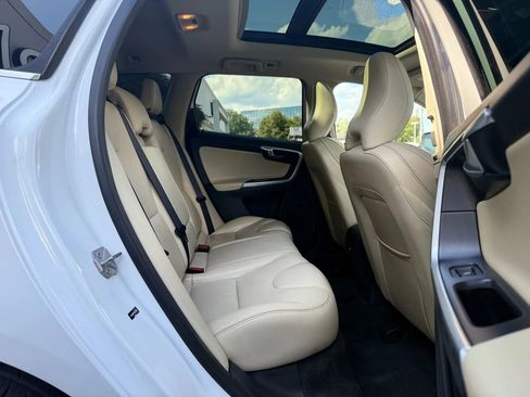 Used 2017 Volvo XC60 T6 Dynamic w/ Preferred Option Package image 33