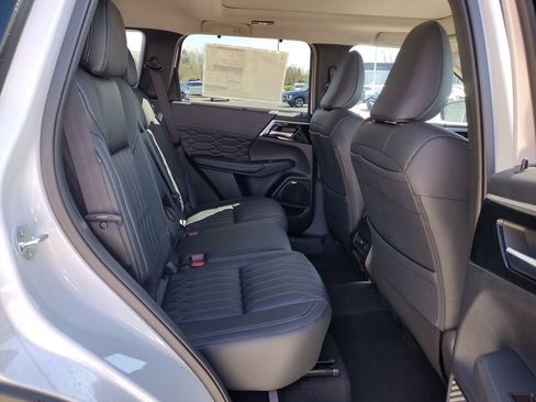 New 2026 Mitsubishi Outlander SEL AWD/4WD image 11