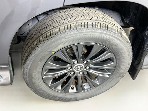 Used 2022 Lexus GX 460 Premium w/ Accessory Package image 32