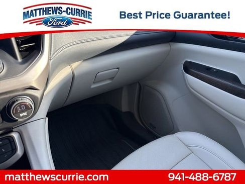 Used 2023 GMC Acadia Denali w/ Denali Ultimate Package image 23