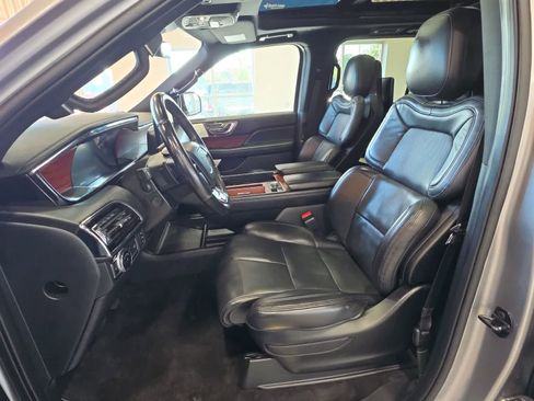 Used 2020 Lincoln Navigator Reserve AWD/4WD image 17