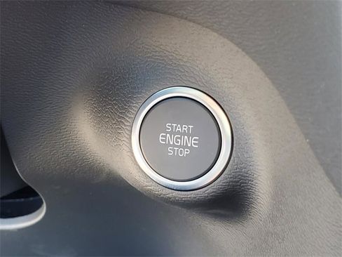 New 2026 Volvo XC40 B5 Ultra w/ Protection Package Premier image 21