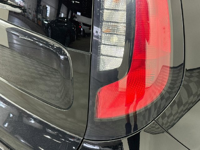 Used 2018 Kia Soul FWD image 29