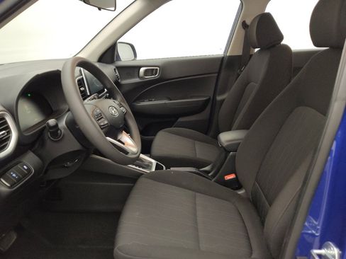 Used 2025 Hyundai Venue SE FWD image 17