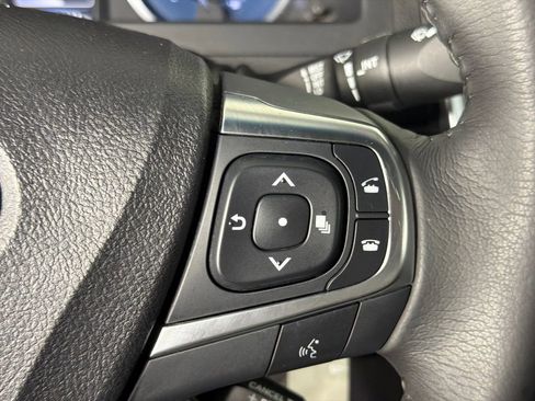 Used 2017 Toyota Camry XLE FWD image 25