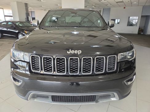 Used 2018 Jeep Grand Cherokee Limited AWD/4WD image 2