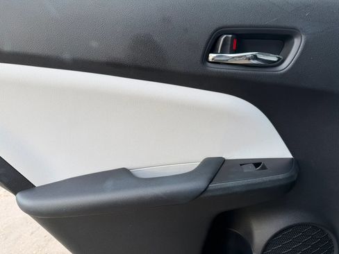 Used 2019 Toyota Prius XLE w/ Advanced Technology Package image 11