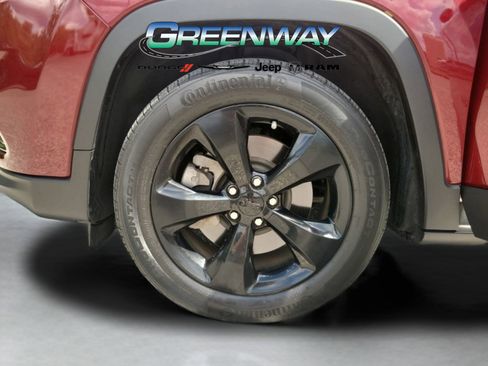 Used 2021 Jeep Cherokee Latitude Plus FWD image 30