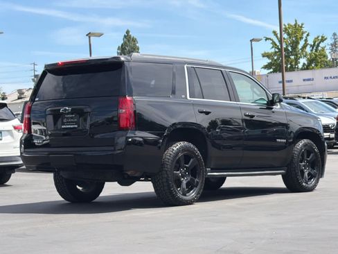 Used 2018 Chevrolet Tahoe LT w/ Luxury Package AWD/4WD image 2