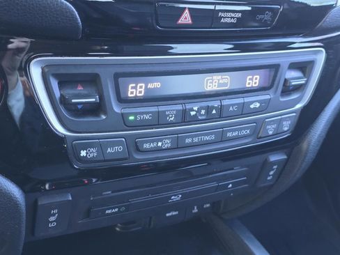 Used 2017 Honda Pilot Touring image 25