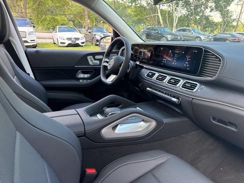 Used 2026 Mercedes-Benz GLS 450 4MATIC image 21