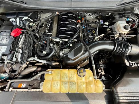 Used 2019 Ford F150 Lariat w/ Equipment Group 502A Luxury AWD/4WD image 17
