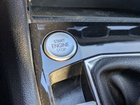 Used 2024 Volkswagen Taos SE w/ MDO Package image 27