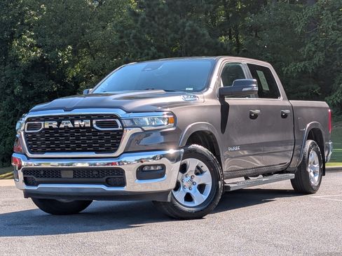 Used 2025 RAM 1500 Big Horn AWD/4WD image 4